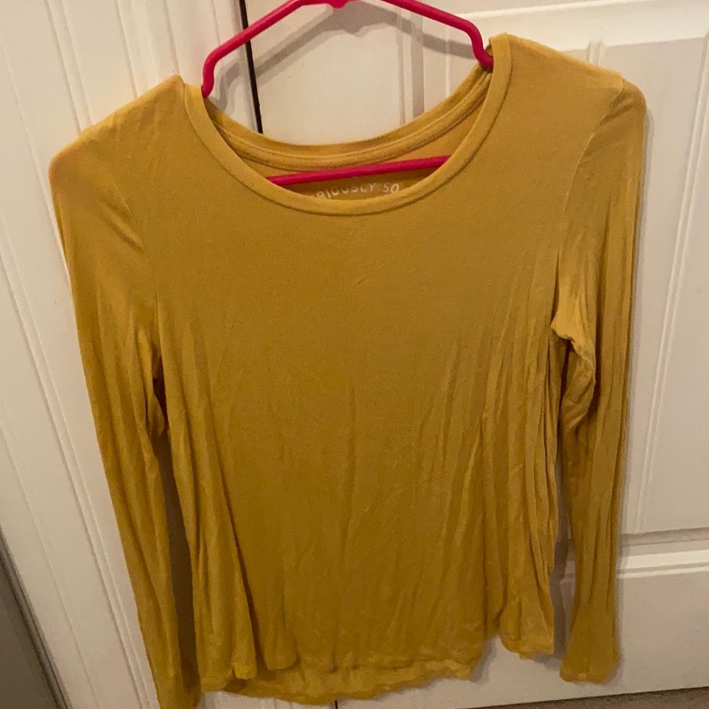 Soft long sleeve. Size :small and nice yellow color